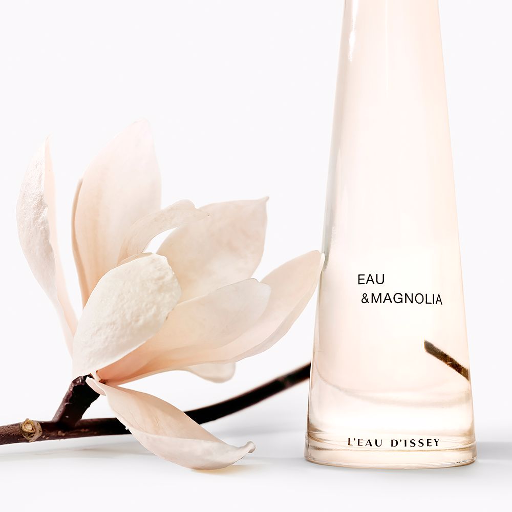 Minimal glass bottle with beige detail and ash wood cap, 50 ml