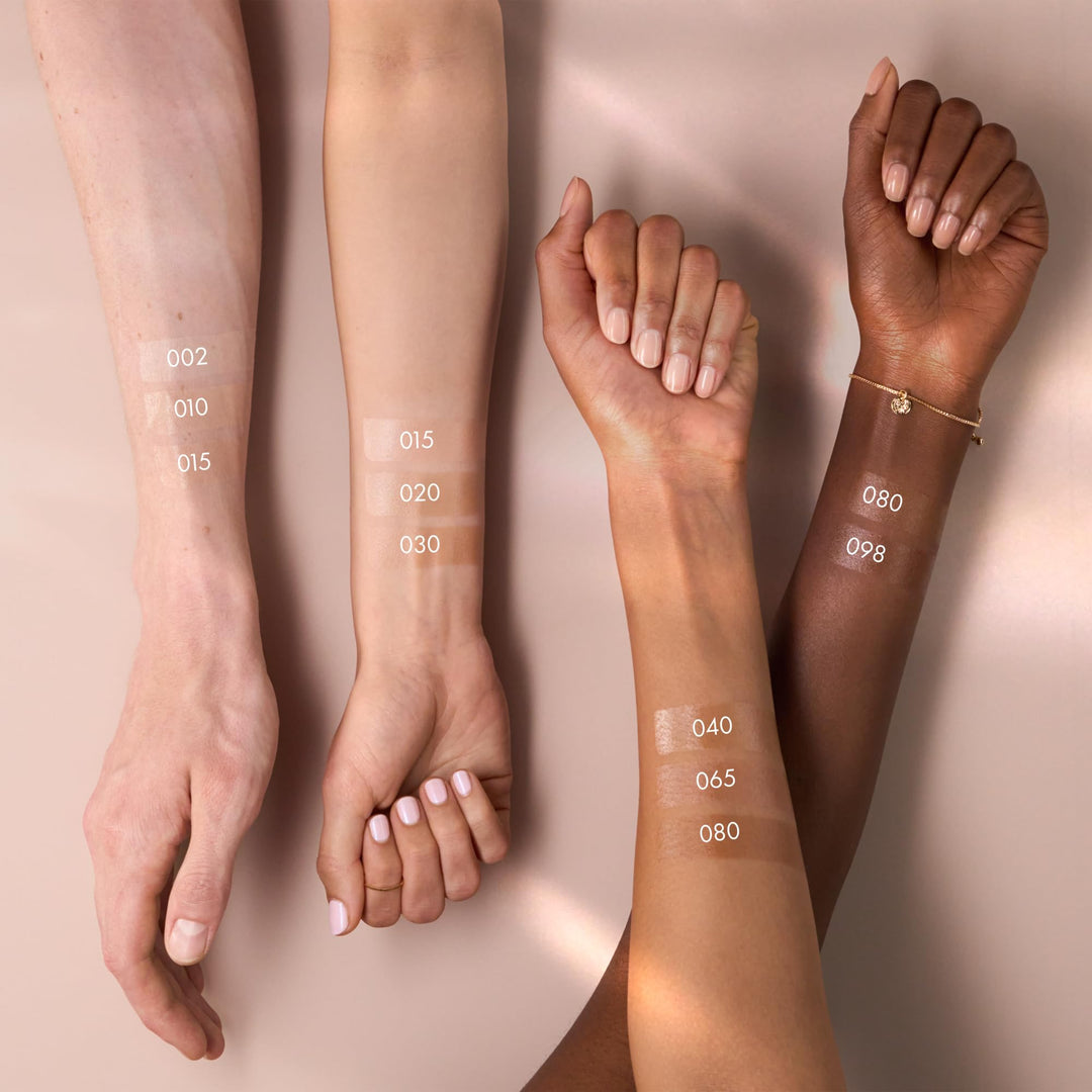 30 ml tube of soft champagne liquid highlighter, dewy finish, Unisex