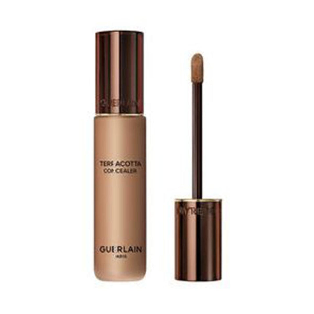 Compact tube of Terracotta liquid-to-powder concealer, shade 6N, 11.5 ml