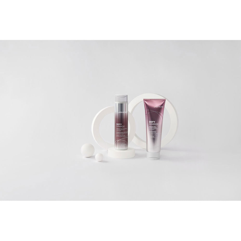 250 ml jar of restorative hair mask for damaged, colour-treated hair